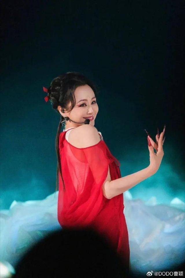 皇冠足球平台代理
_51岁曹颖自曝患胃癌皇冠足球平台代理
，儿子还小！最放心不下儿子