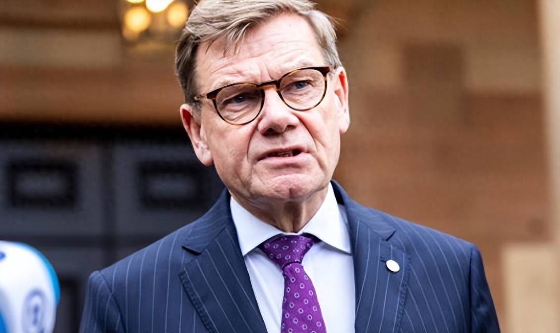 正版皇冠信用网
_被国内骂惨正版皇冠信用网
,德外长改口,为获得稀土出口许可,德企已向中国提交供应链数据!