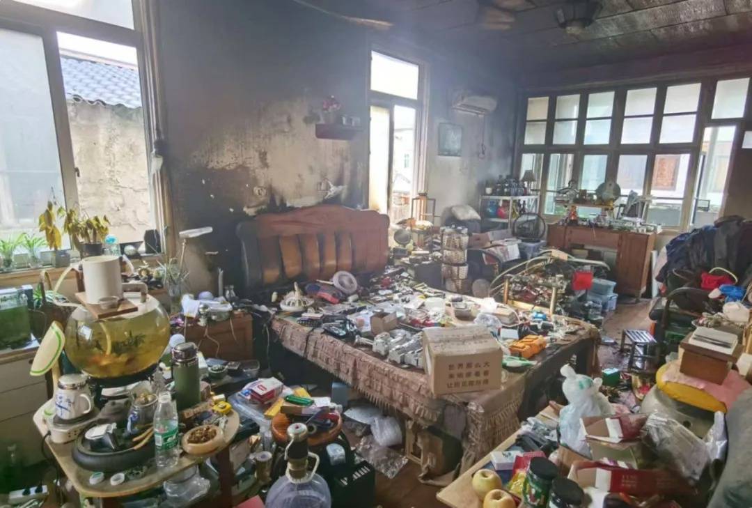 皇冠信用网在线注册
_退休大爷在家“搞发明”引发火灾 这些家庭消防隐患要注意