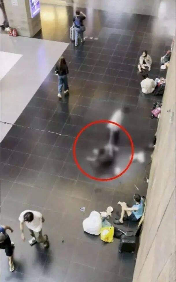 足球盘口开户
_通缉犯在台北车站性侵香港女游客足球盘口开户
，在侦查中翻供