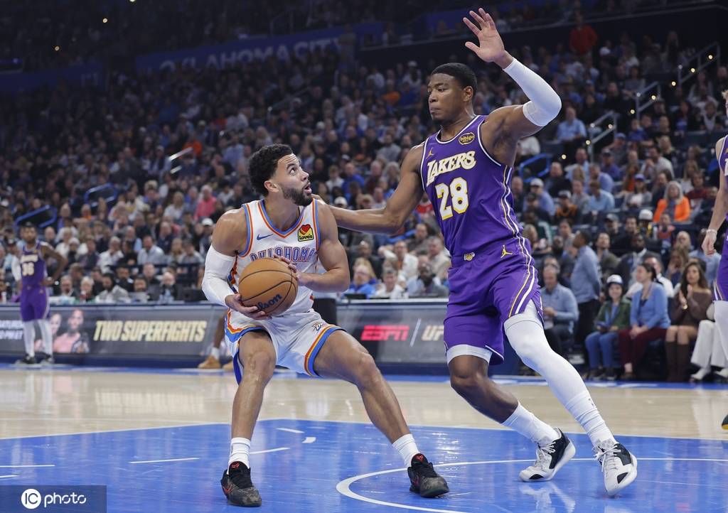 皇冠信用网正版会员
_SGA三节30+9东契奇19+7+7 湖人半场被打花惨败雷霆