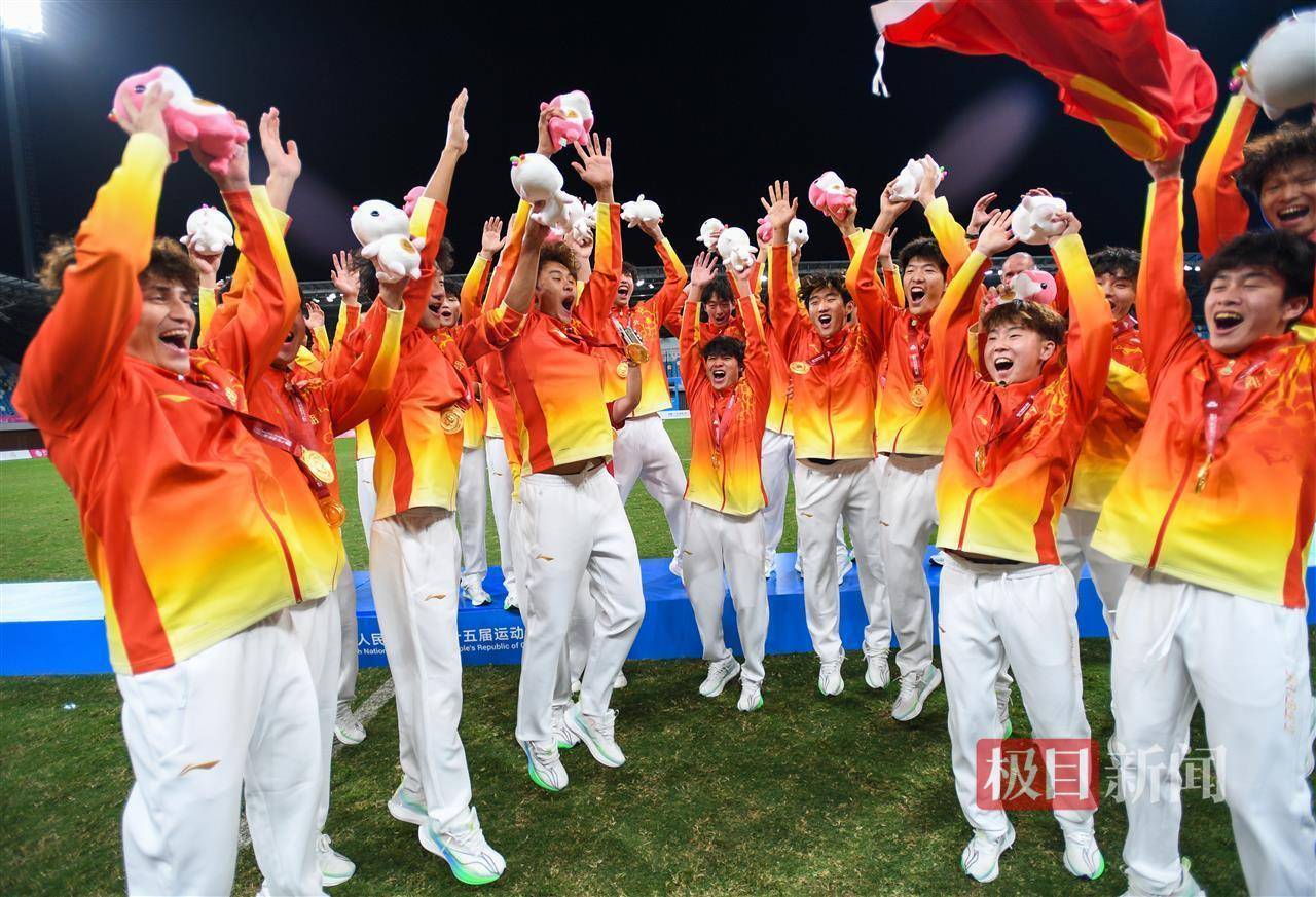 皇冠体育App下载
_U20夺冠创历史！唱响青春凯歌皇冠体育App下载
，绽放“荆”彩荣光