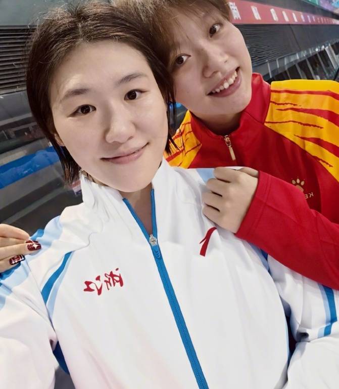 正版皇冠信用盘代理_叶诗文发布长文：严重失眠正版皇冠信用盘代理，内心有太多不舍