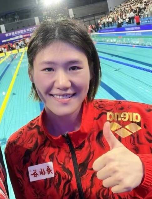 正版皇冠信用盘代理_叶诗文发布长文：严重失眠正版皇冠信用盘代理，内心有太多不舍