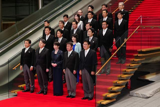 皇冠足球平台申请
_难怪高市疯狂挑衅中俄韩皇冠足球平台申请
,为掩盖更大危机,日本就要“自爆”了