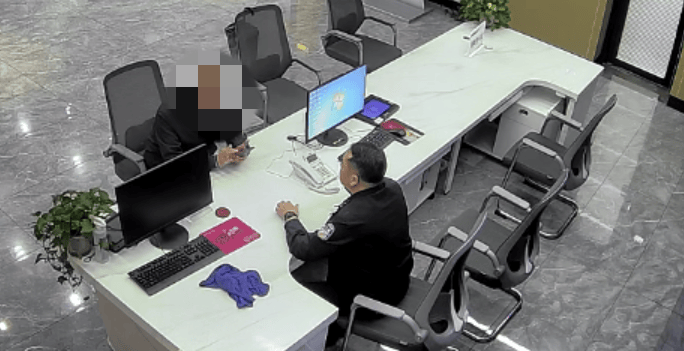 皇冠信用网开户
_浙江男子花30万买金条送孙子皇冠信用网开户
,所长、行长都上门了……