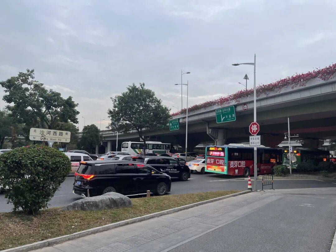 欧洲区附加赛C组
_“等到车熄火”！深圳一主干道欧洲区附加赛C组
，因封路导致拥堵！多部门研究疏解方案