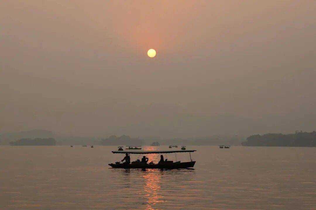 2024年至2025年NBA赛季_今天很多上海人在问2024年至2025年NBA赛季，外面是什么味道？喉咙好难受...浙江一些地方也是