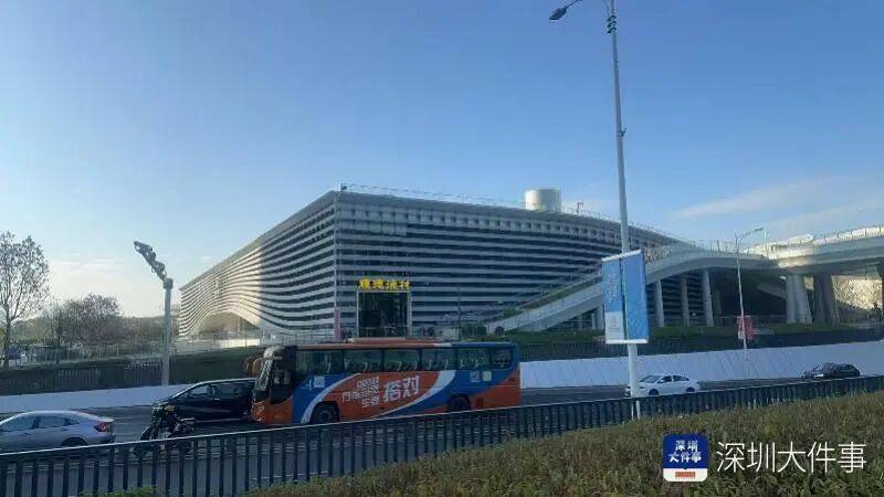 皇冠信用盘在哪里注册_“审美断崖式下跌”！深圳一网红地标因招牌被吐槽皇冠信用盘在哪里注册，运营方回应