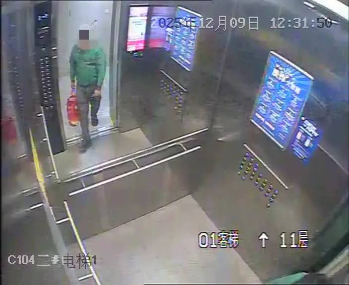 希腊 v 丹麦_上海警方：多名来沪人员窜至居民小区希腊 v 丹麦，已被抓获！家门口出现这种袋子，千万小心→