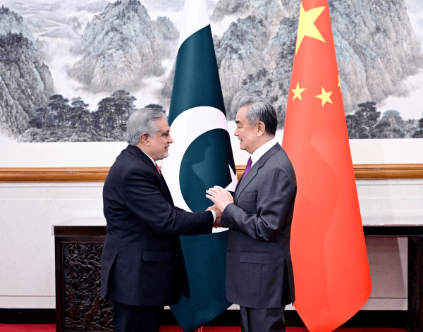 乌德勒支青年队vs阿贾克斯青年队
_王毅:乌德勒支青年队vs阿贾克斯青年队
我们从不认为哪一个国家可以充当国际警察