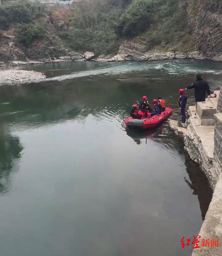 皇冠代理登入
_26岁男子跳桥身亡:办婚礼不足一月和女方分手皇冠代理登入
,事发前两天起诉返还彩礼案刚开庭