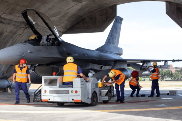 五大联赛开赛时间
_台军退役飞行员曝料:台军F-16V升级后飞控一塌糊涂五大联赛开赛时间
,飞它就是在玩命