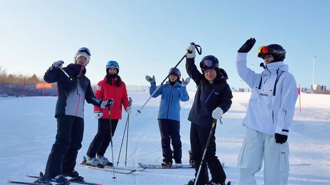 俱乐部友谊赛
_董宇辉刚走俱乐部友谊赛
,长春就被全网“追问”!这里到底还有多少惊喜?