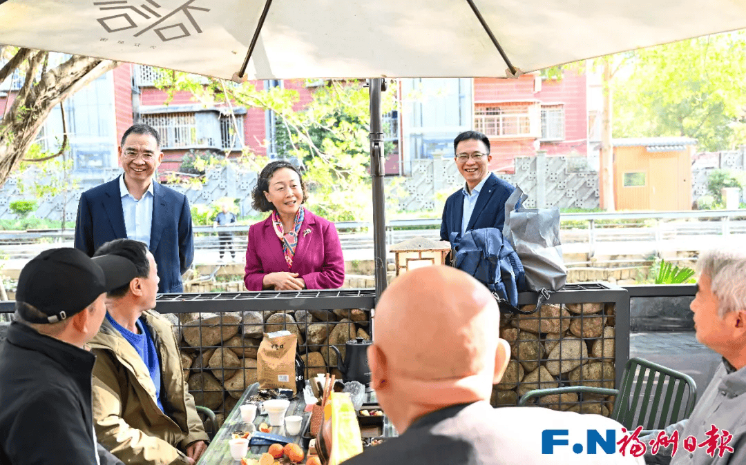 皇冠信用网如何申请_福建省委副书记、福州市委书记郭宁宁皇冠信用网如何申请，市长吴贤德暗访，乘地铁与游客交流