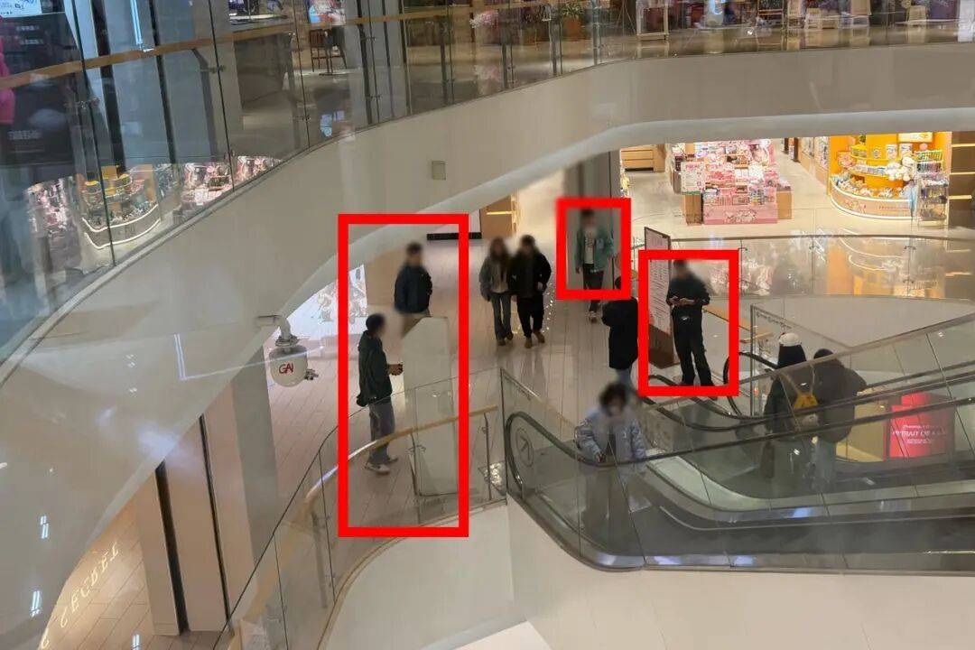 皇冠信用盘结算日_前方等位3200多桌皇冠信用盘结算日，女子排队到崩溃！现场一幕却让人愤怒