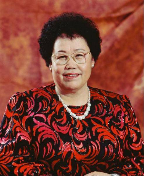 皇冠足球平台申请_迟重瑞为妻子陈丽华光头36年皇冠足球平台申请,每天晚饭全家人一起吃,没有红过一次脸,有说不完的话