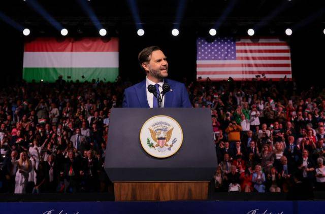 世界杯皇冠足球平台_特朗普果然翻脸了世界杯皇冠足球平台，不承认停火方案，伊朗再次关闭海峡：不服继续打