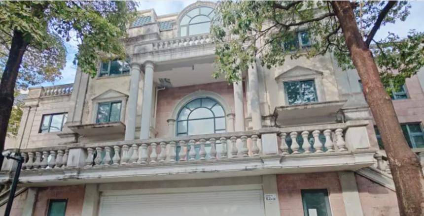 信用网怎么开户_竞拍者叫价6003万元抢到深圳高端别墅后悔拍信用网怎么开户，758万元保证金打水漂，竞拍时曾一次性加价达2211万元，拍卖方回应