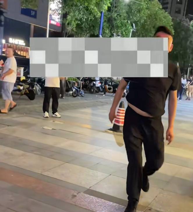波兰乙组联赛_25岁女生走夜路遭醉汉凝视辱骂波兰乙组联赛，硬核维权当场获赔2000元+书面道歉！